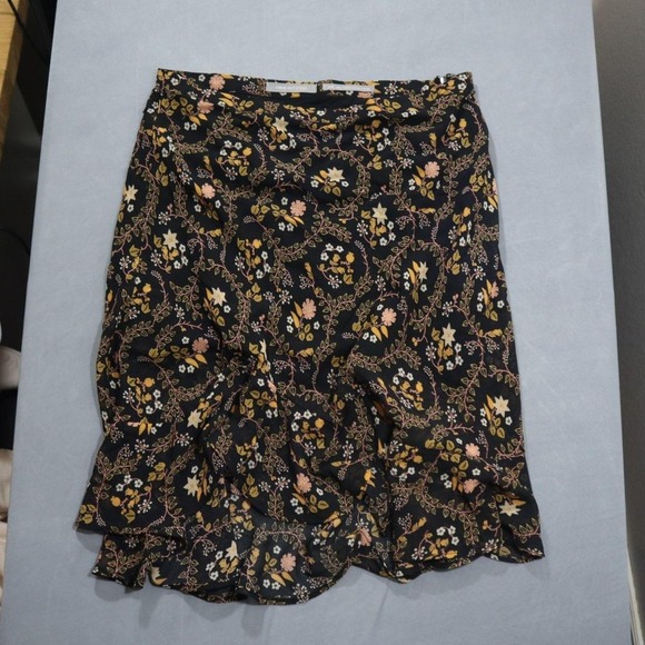 Urban Outfitters Dresses & Skirts - Urban Outfitters Floral Ruffle Mini Skirt Black Ditsy Boho Whimsigoth Medium